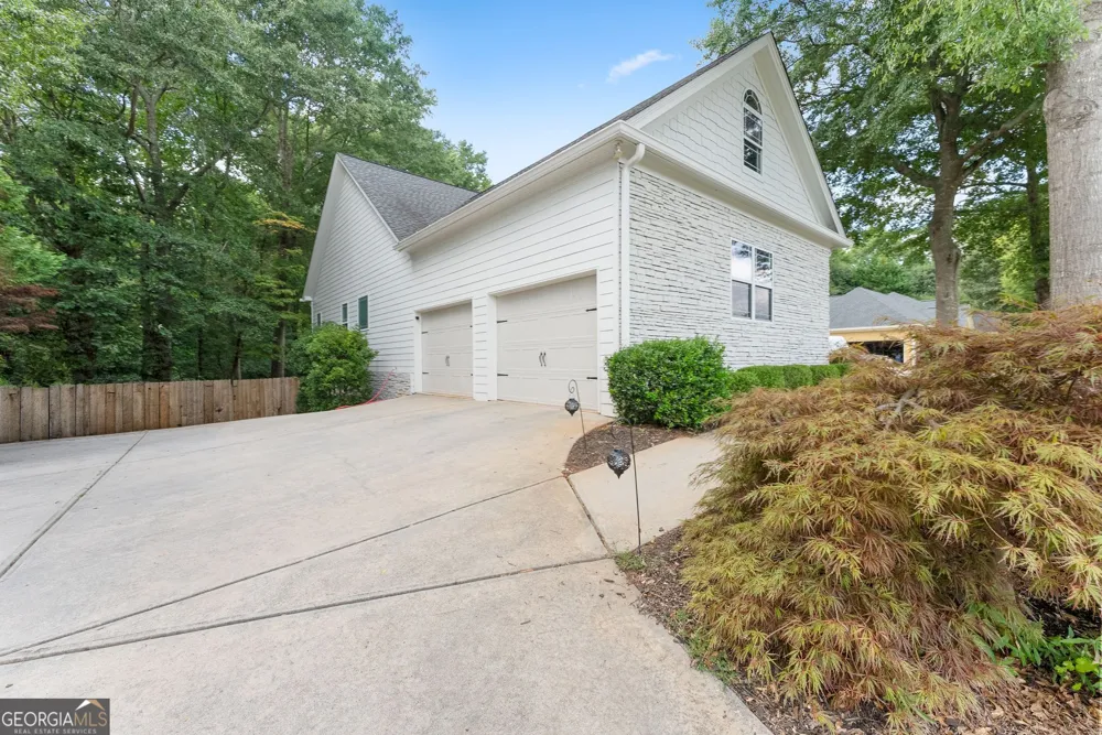 860 Lakeview DR Commerce, GA 30529