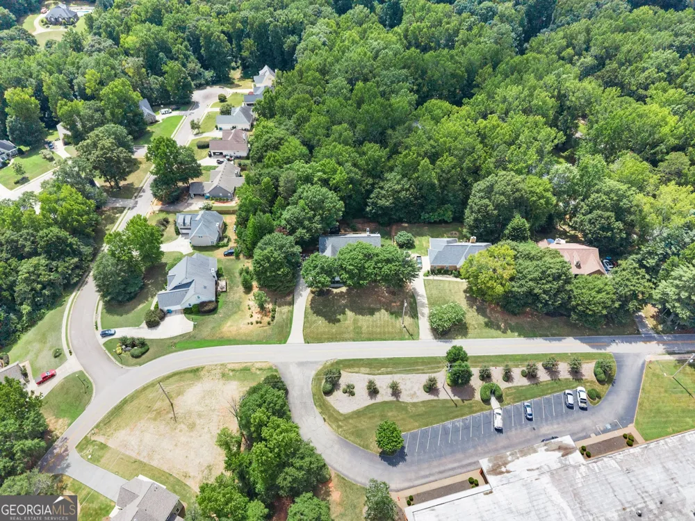 860 Lakeview DR Commerce, GA 30529