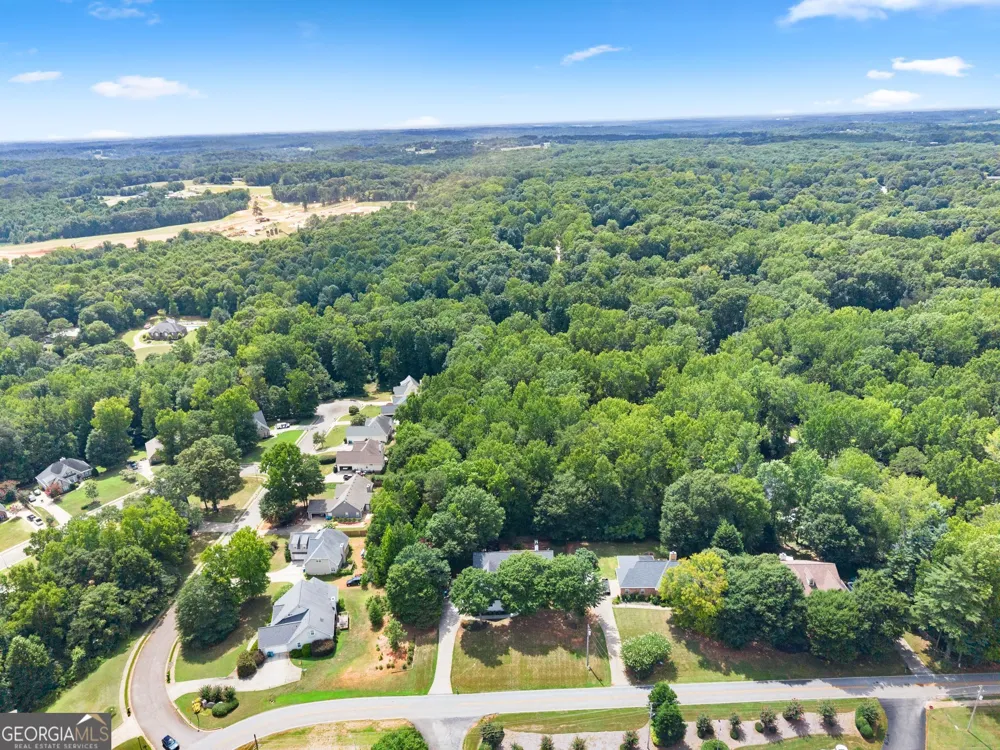 860 Lakeview DR Commerce, GA 30529