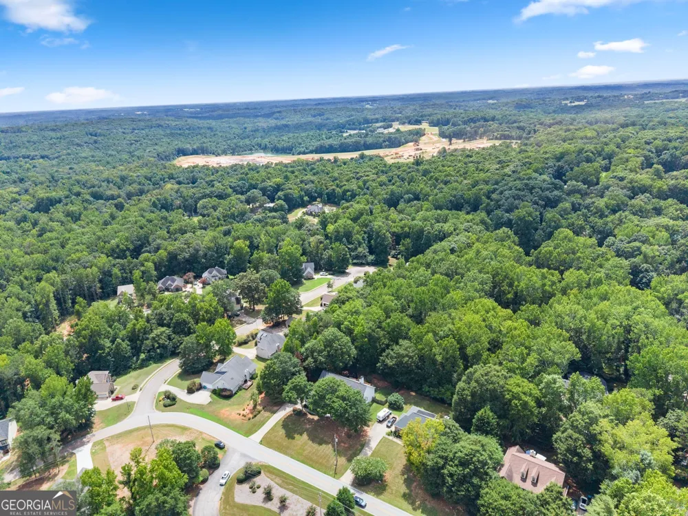 860 Lakeview DR Commerce, GA 30529