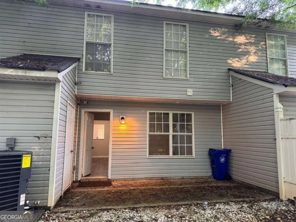 3833 Waldrop LN Decatur, GA 30034