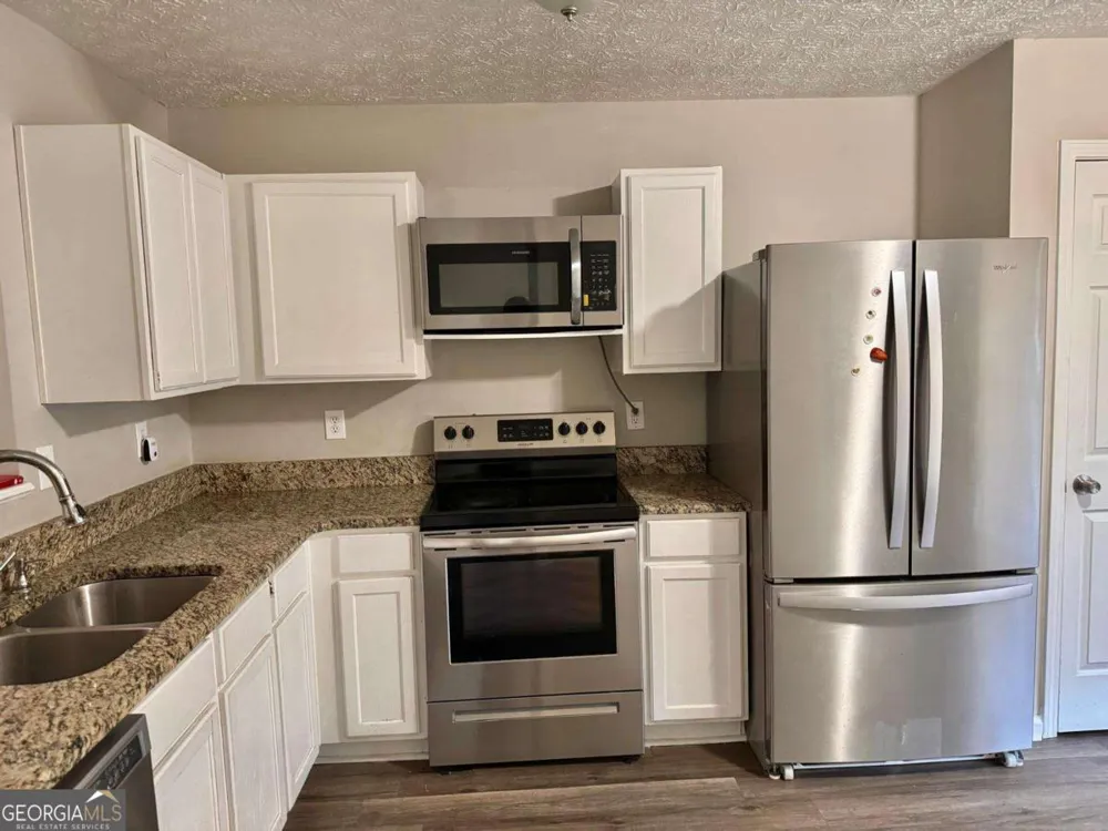 3833 Waldrop LN Decatur, GA 30034