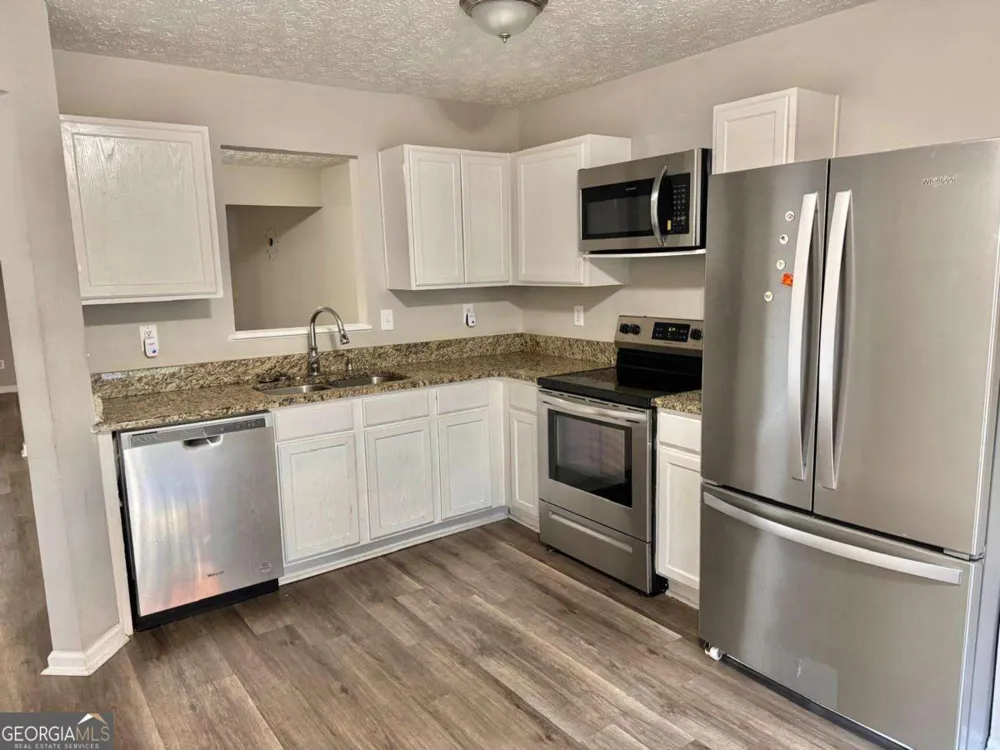 3833 Waldrop LN Decatur, GA 30034
