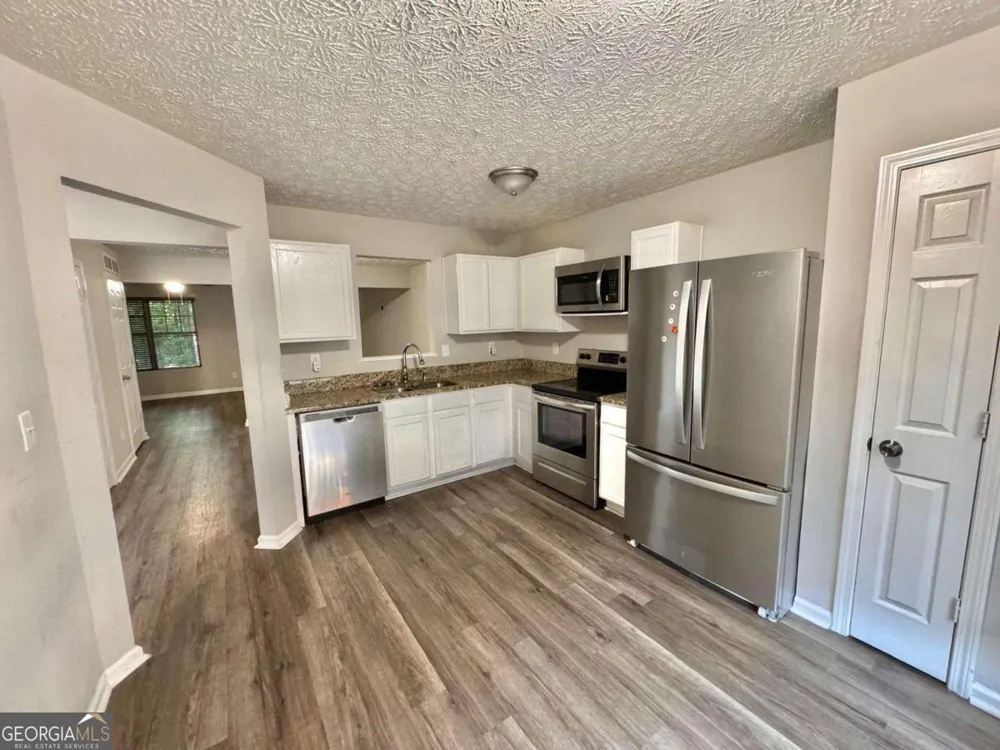 3833 Waldrop LN Decatur, GA 30034