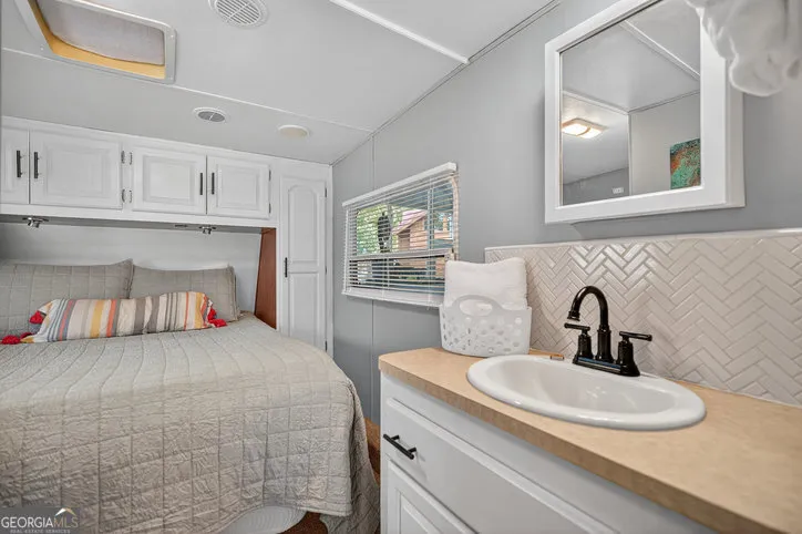421 Newbury CIR Westminster, SC 29693