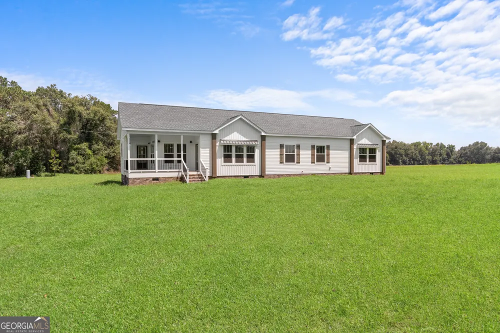 562 Sinkhole RD Register, GA 30452