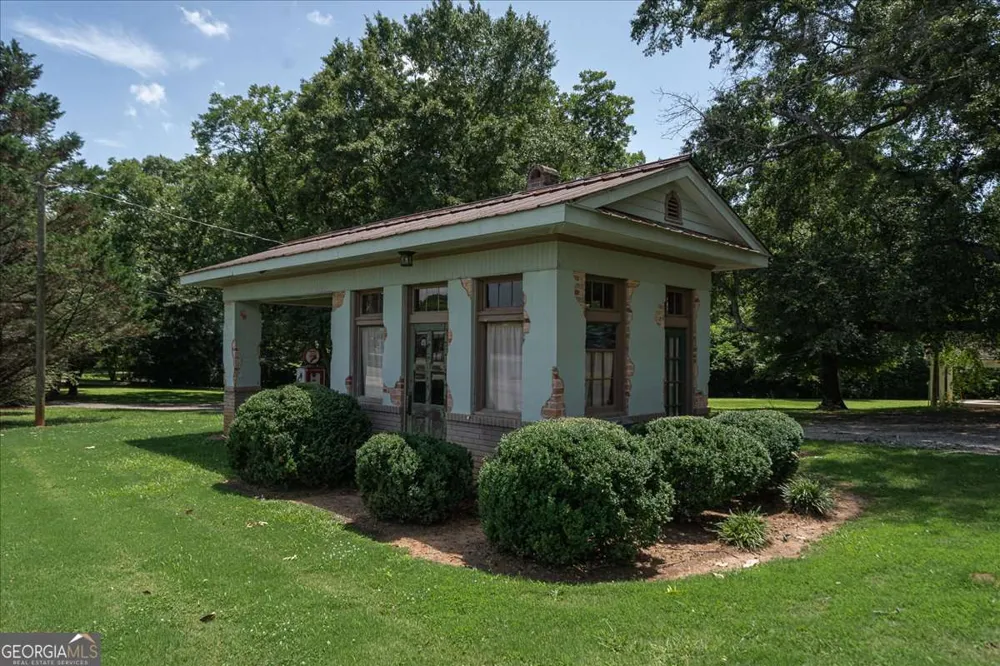 7 & 18 Main ST Watkinsville, GA 30677