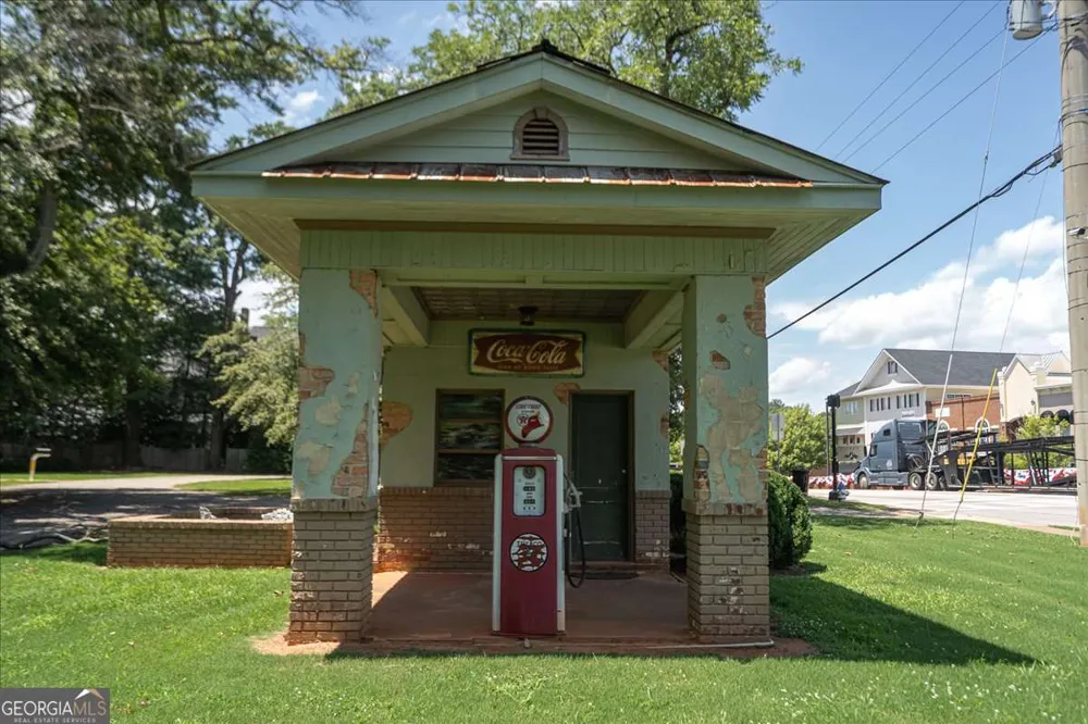 7 & 18 Main ST Watkinsville, GA 30677