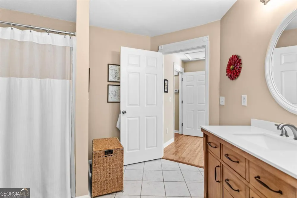 1251 White Oak DR White Plains, GA 30678