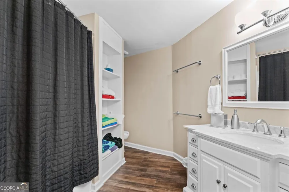 1251 White Oak DR White Plains, GA 30678