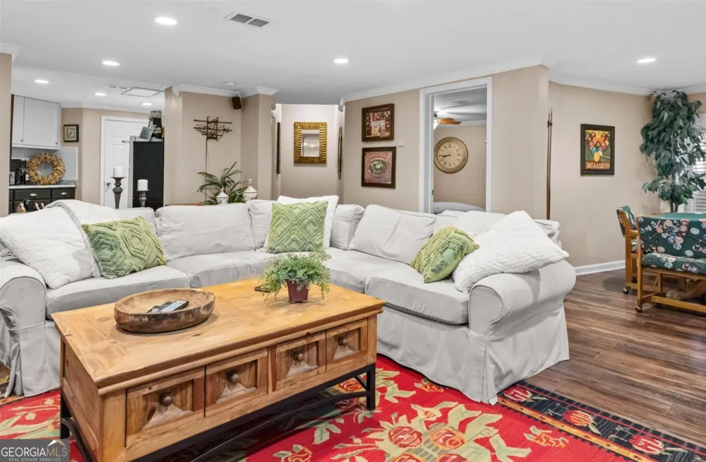 1251 White Oak DR White Plains, GA 30678