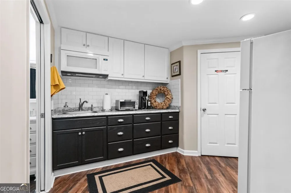 1251 White Oak DR White Plains, GA 30678