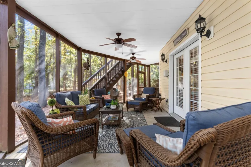 1251 White Oak DR White Plains, GA 30678