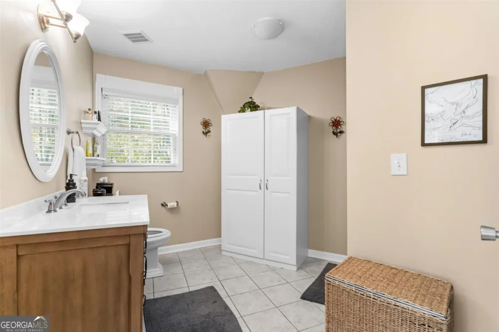 1251 White Oak DR White Plains, GA 30678