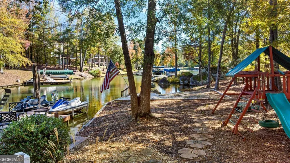 1251 White Oak DR White Plains, GA 30678