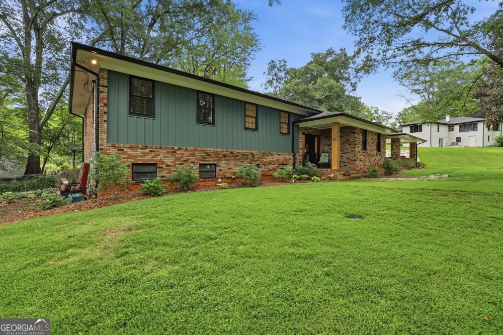 1223 Rosedale ST Toccoa, GA 30577
