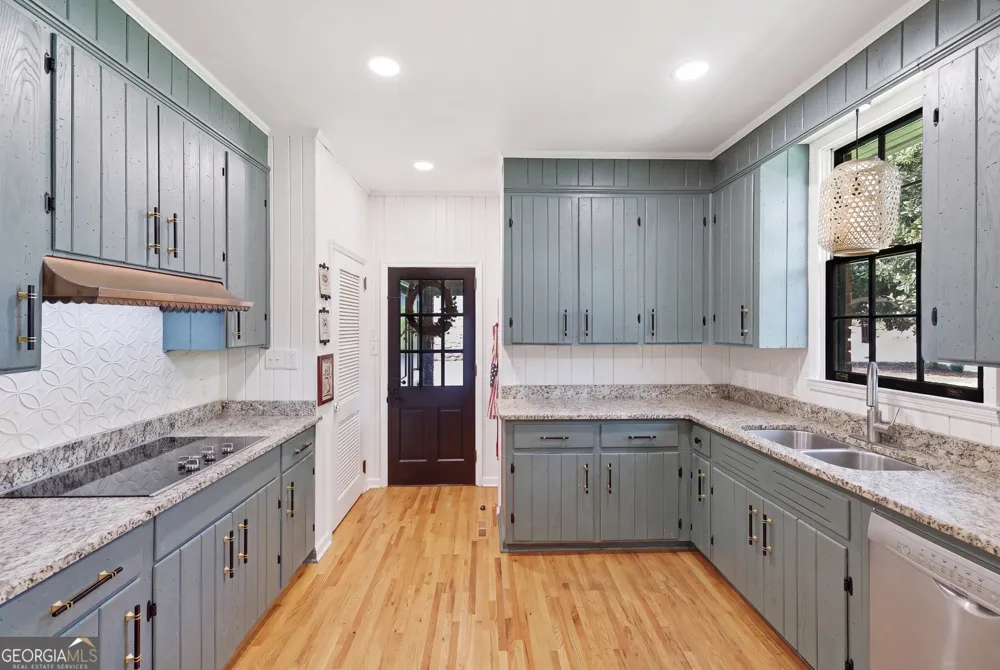 1223 Rosedale ST Toccoa, GA 30577