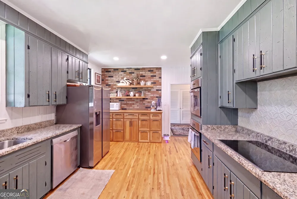 1223 Rosedale ST Toccoa, GA 30577