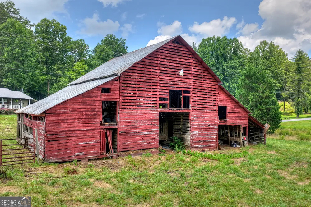 2125 Shady GRV Murphy, NC 28906