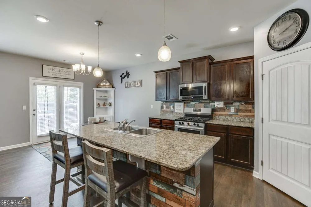 410 Maple Brook DR Dawsonville, GA 30534