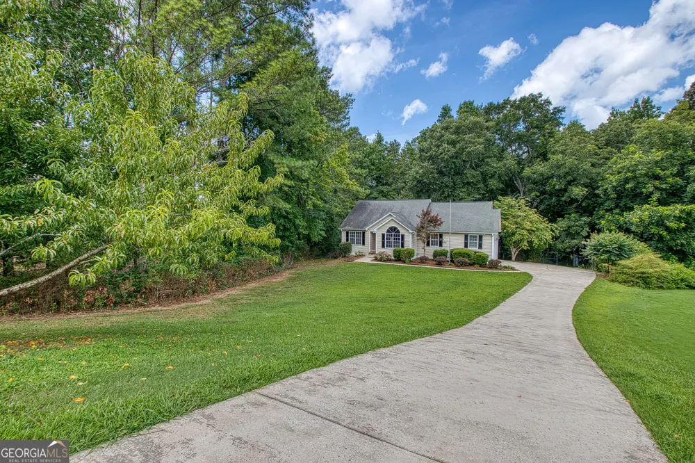 28 Pecan Lake CT Sharpsburg, GA 30277