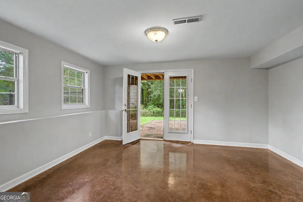 28 Pecan Lake CT Sharpsburg, GA 30277