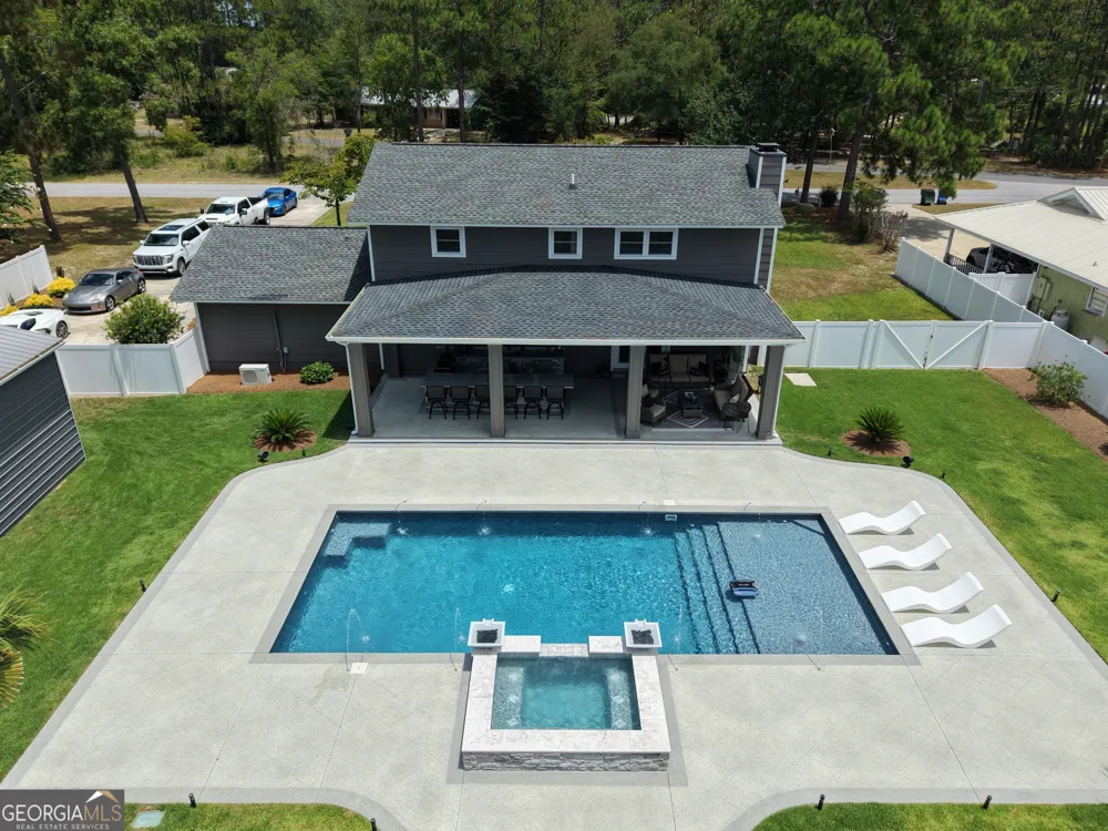 712 Old Waynesville RD Jesup, GA 31546