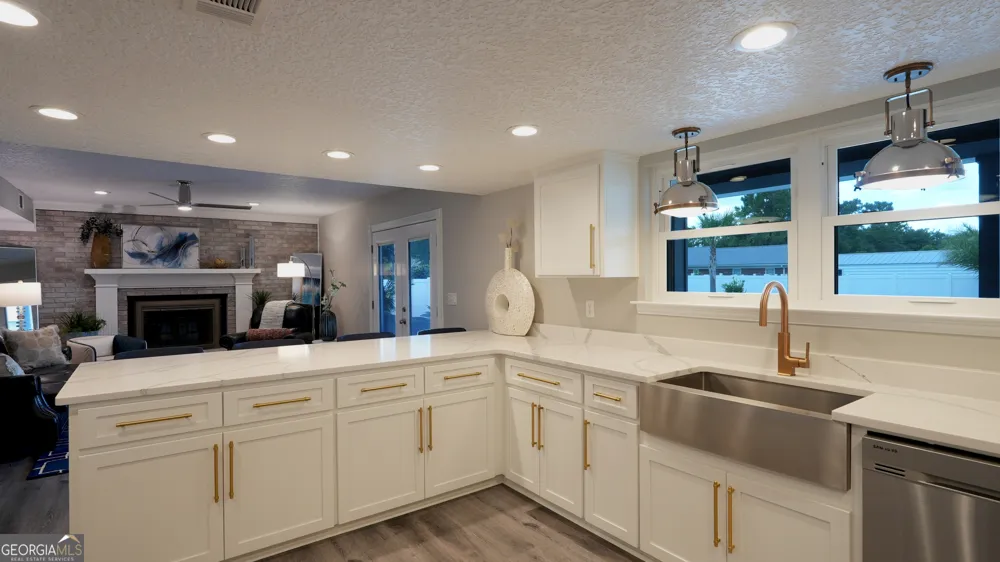712 Old Waynesville RD Jesup, GA 31546