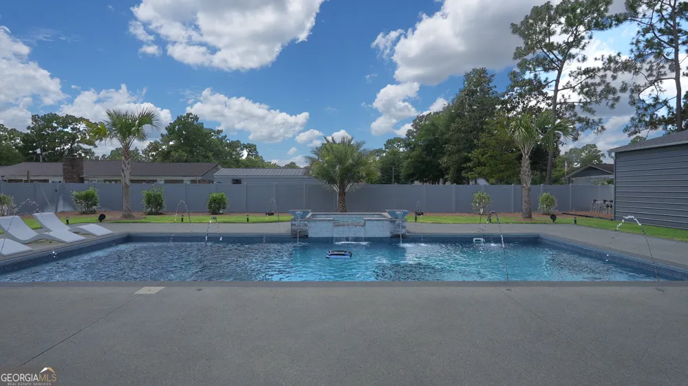 712 Old Waynesville RD Jesup, GA 31546