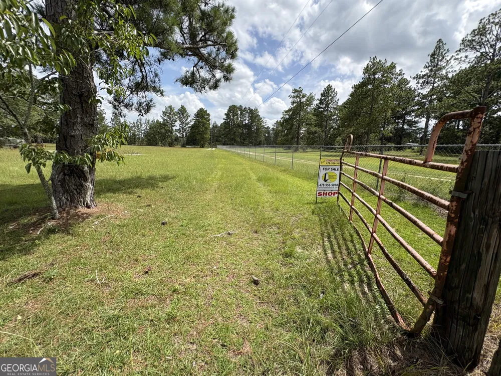 4089 Jordan RD Byron, GA 31008