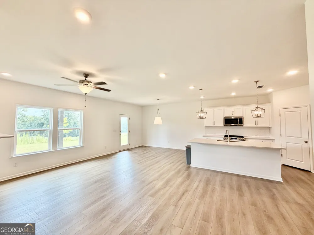 215 Foxhill DR Dawsonville, GA 30534