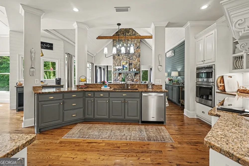 1790 Lipscomb Lake RD Pendergrass, GA 30567