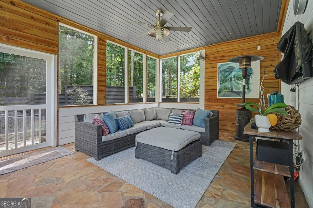 1790 Lipscomb Lake RD Pendergrass, GA 30567