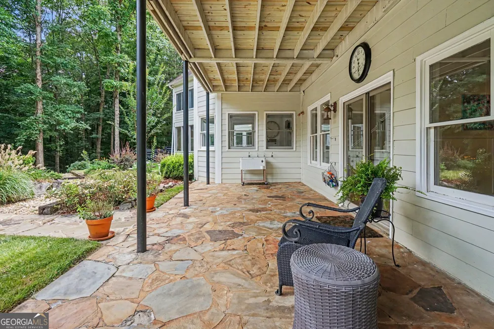 1790 Lipscomb Lake RD Pendergrass, GA 30567