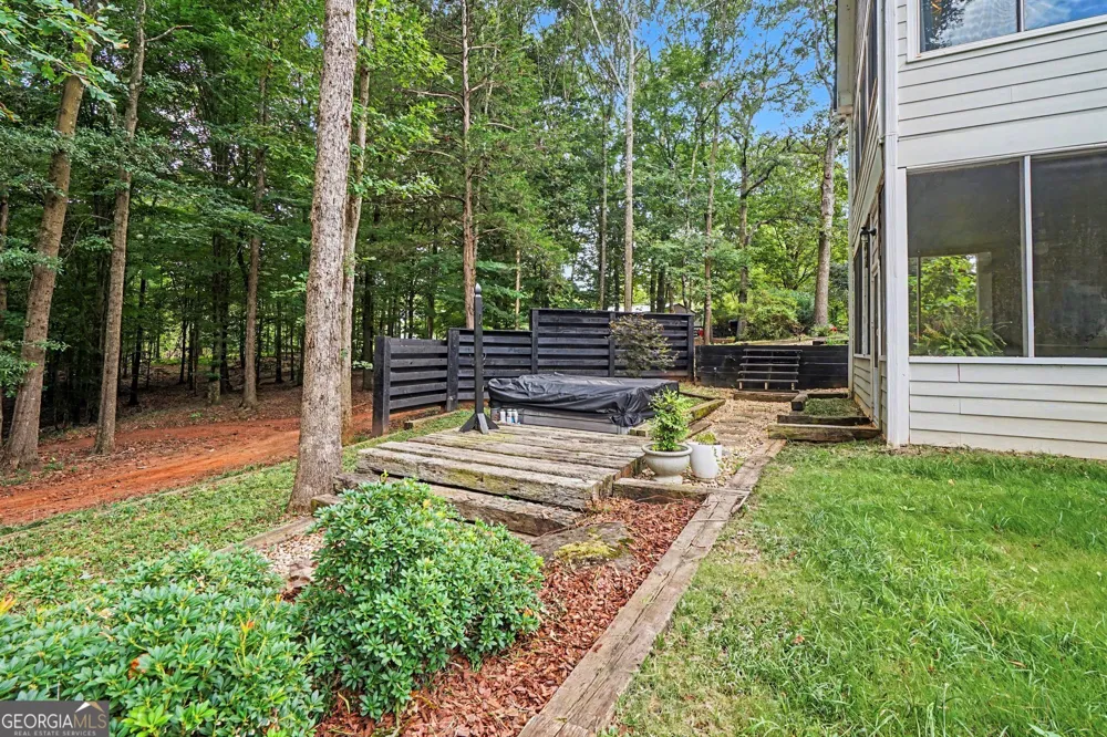 1790 Lipscomb Lake RD Pendergrass, GA 30567