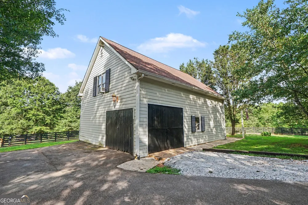 1790 Lipscomb Lake RD Pendergrass, GA 30567