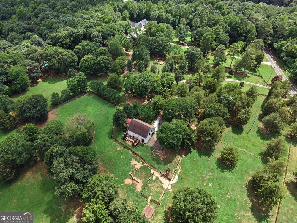 1790 Lipscomb Lake RD Pendergrass, GA 30567