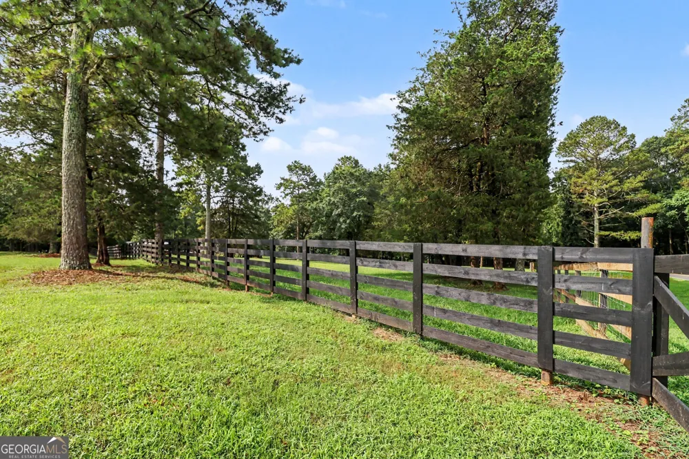 1790 Lipscomb Lake RD Pendergrass, GA 30567