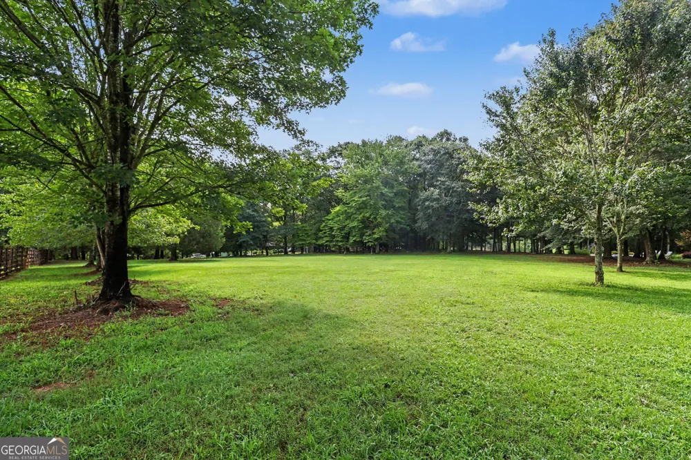 1790 Lipscomb Lake RD Pendergrass, GA 30567