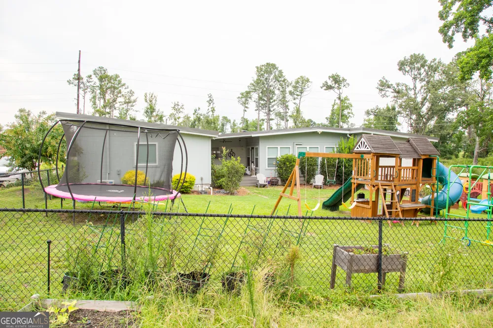 96 N Gill ST Hazlehurst, GA 31539