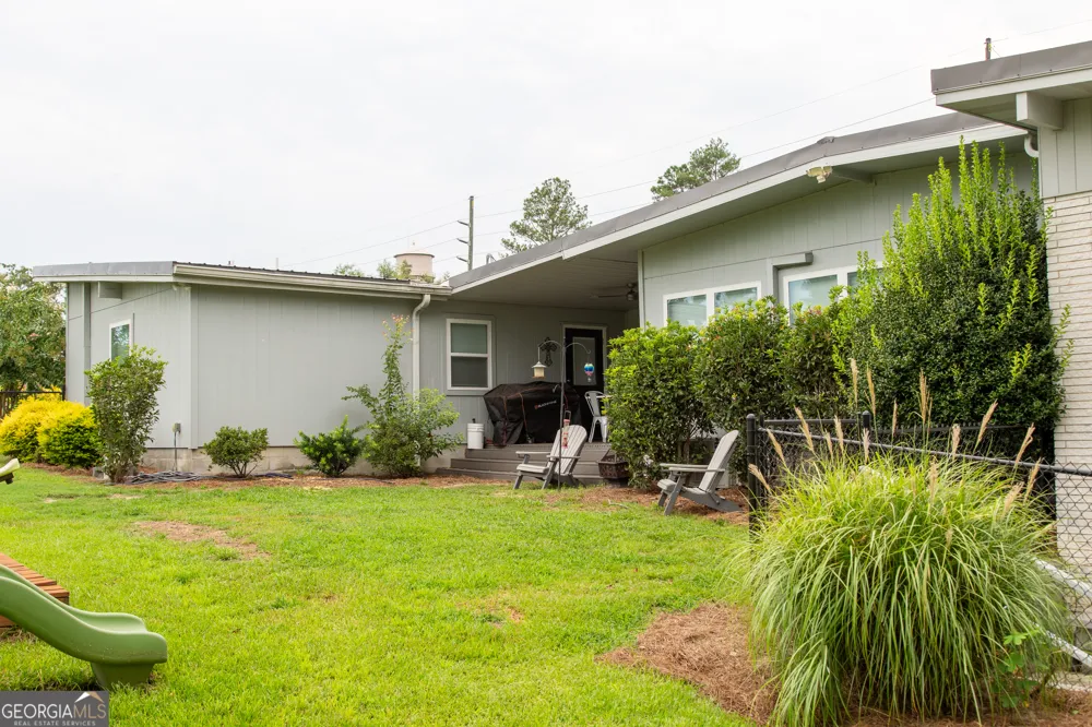 96 N Gill ST Hazlehurst, GA 31539