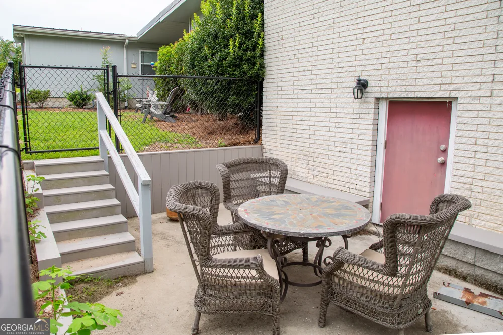 96 N Gill ST Hazlehurst, GA 31539