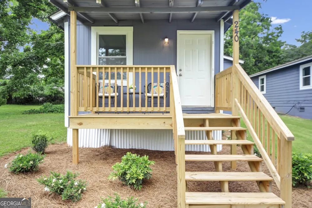 240 Jackson ST Barnesville, GA 30204