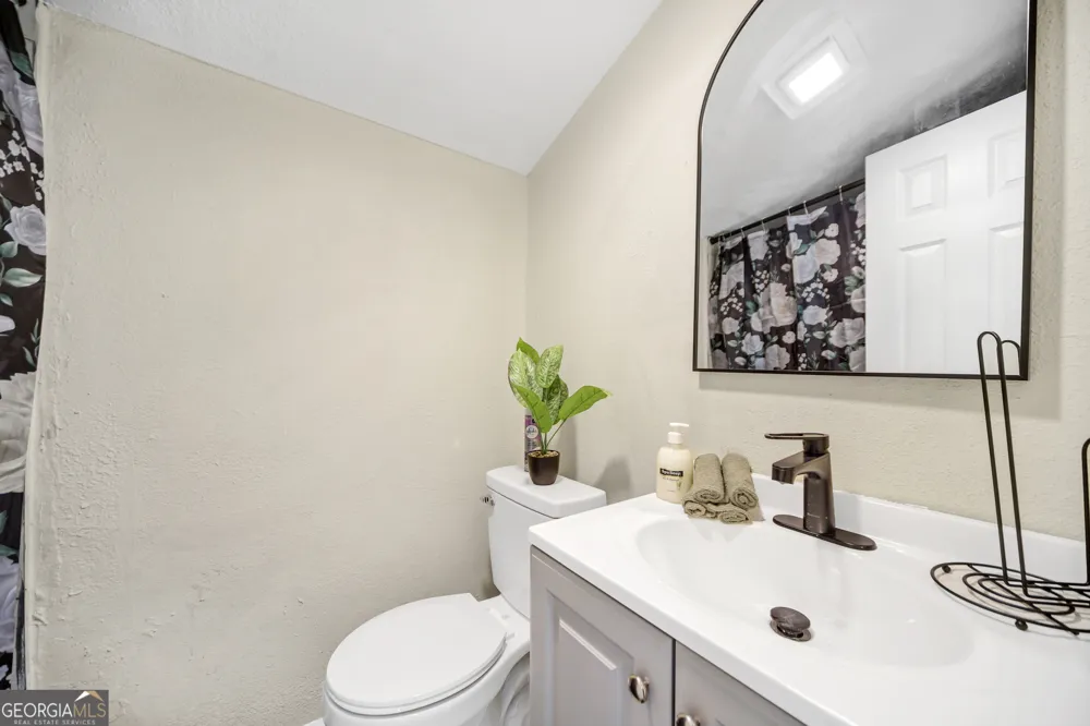 240 Jackson ST Barnesville, GA 30204