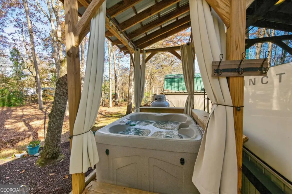 324 Leisure Acres DR Cleveland, GA 30528