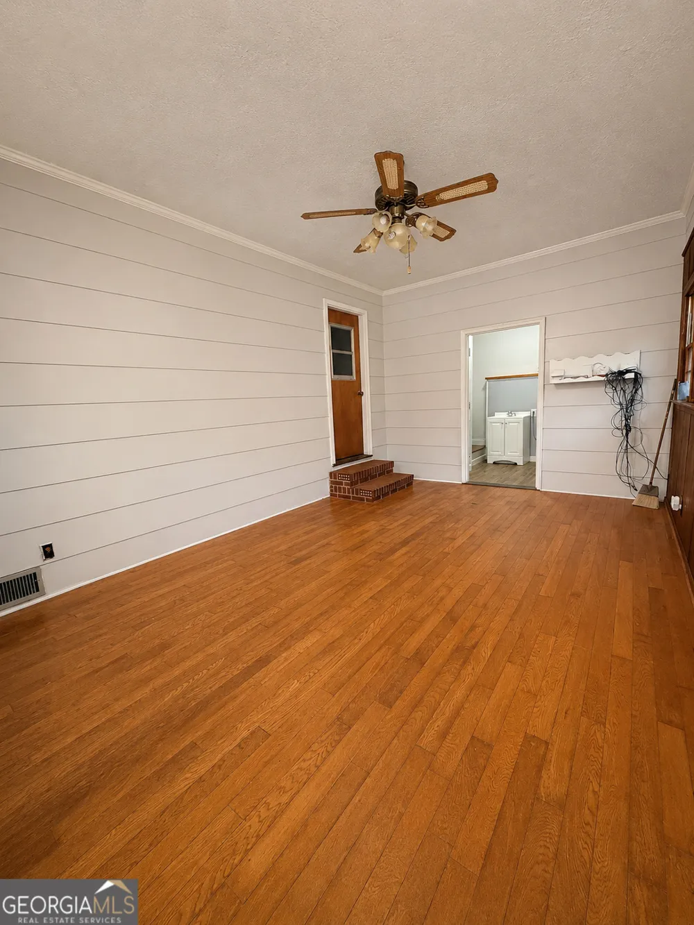 154 Poplar CIR LaGrange, GA 30241