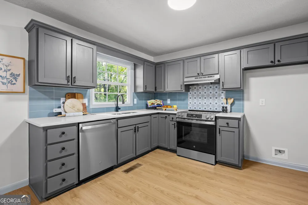 210 Hearthstone DR LaGrange, GA 30241
