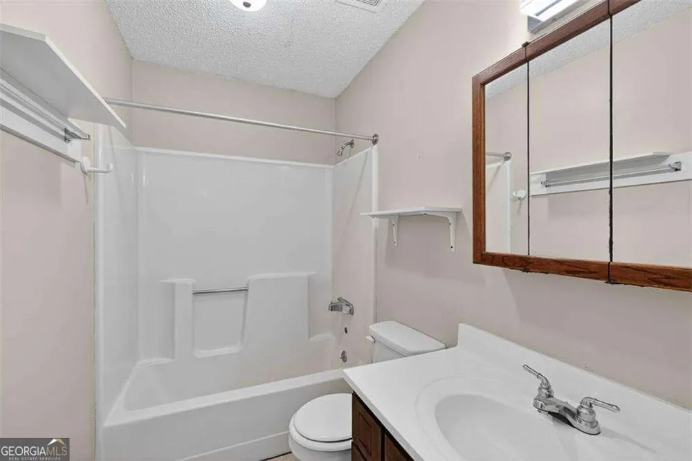 100 Clarks Bluff RD Kingsland, GA 31548
