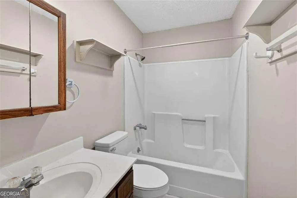 100 Clarks Bluff RD Kingsland, GA 31548