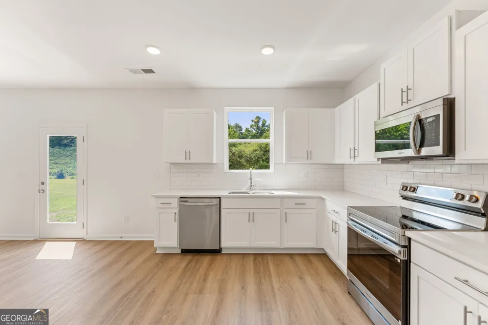 140 Formosa ST Adairsville, GA 30103